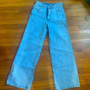 Wide legged light wash Jeans